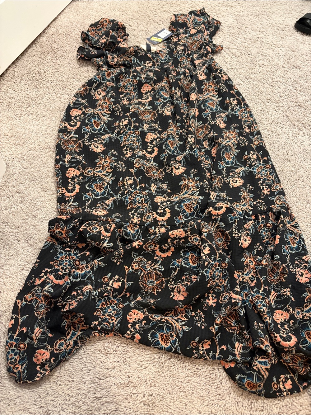 Flutter Short Sleeve Maxi A-Line Dress - Black Floral M - Picture 3 of 3